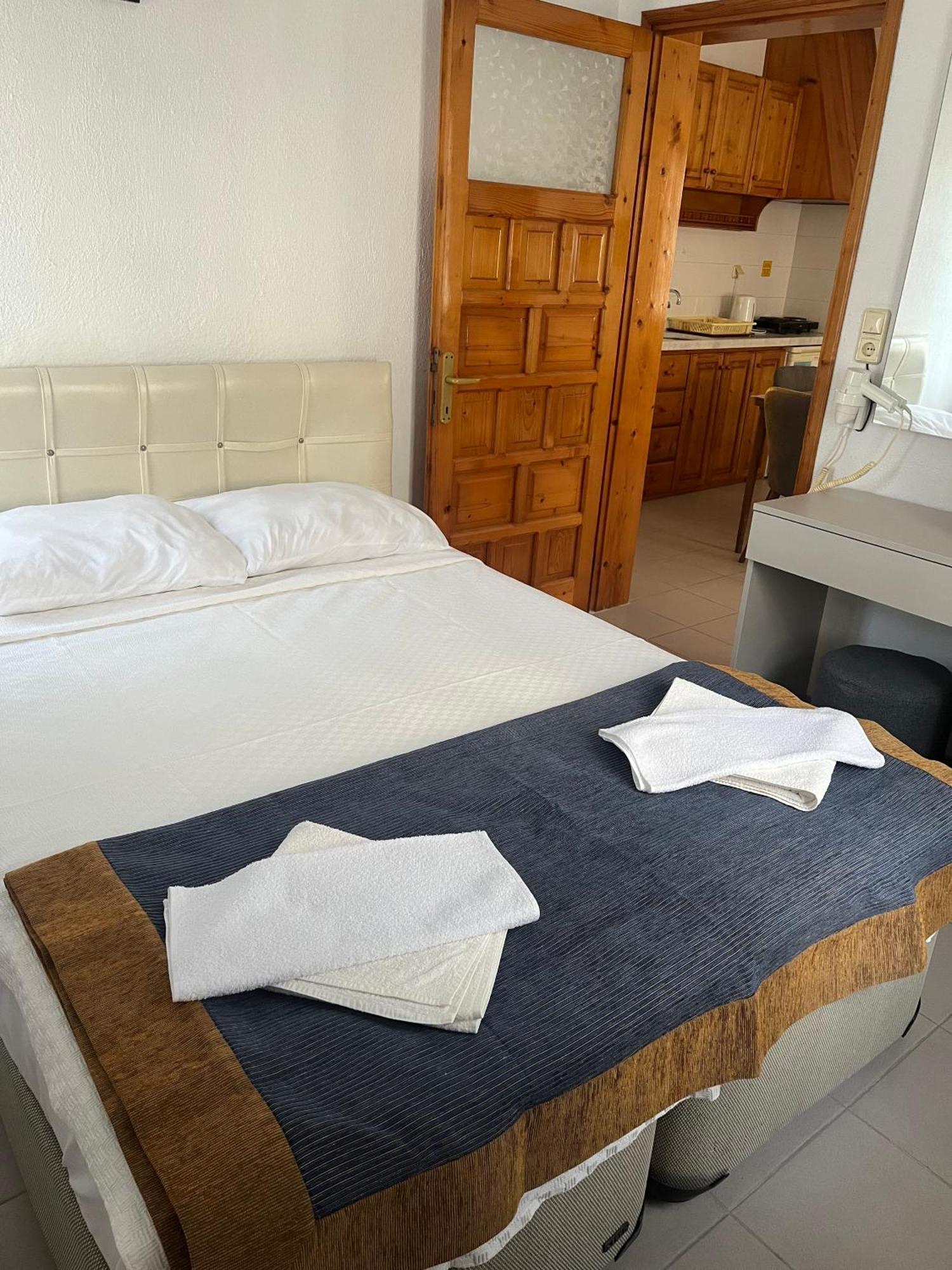 Ege Apartments 얄리카베크 외부 사진